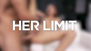 पतली चेक स्लट गहरी BBC पेलिंग सहती, गांड में क्रीमपाई