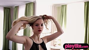 वाह बड़ी चूचियों वाली कांस्टेबल क्रिस्टल रश ने संदिग्ध का लंड चूसा फिर डॉगी में सवारी 💦👮‍♀️