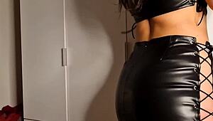 wanna see me dress sexy for hermanastro's creamy fuck?