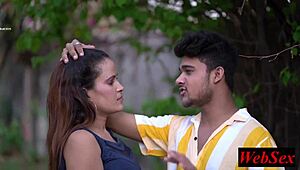 देसी लड़की प्रेमी से मिली रोमांटिक आउटडोर चुदाई के लिए 😍💋