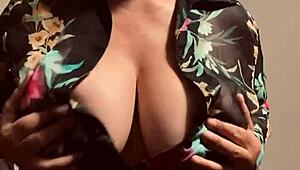 Fingers Deep In Wet Pussy Masturbation Closeup Dripping