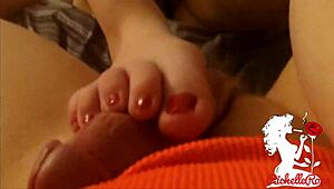 amateur milf richelle rose teases with sexy footjob joi 😍👣💦