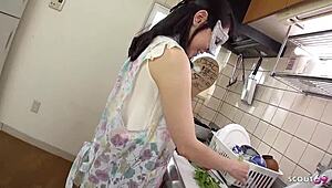 अरे जापानी हसीना 18+ बूढ़े के लंड चूस और माल निगल अनसेंसर जेएवी?