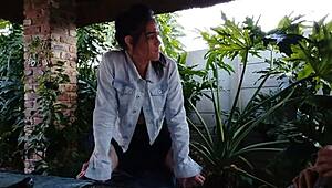 whoa 😲 what the hell just went down with that fat muscular babe fingering her sexy tattooed body?? 🤯