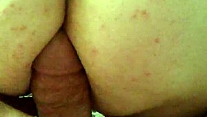 check mature amateur's massive ass cheeks clapping loud