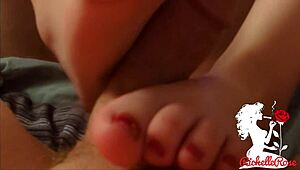 amateur milf richelle rose teases with sexy footjob joi 😍👣💦