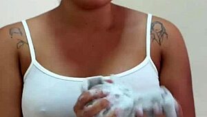 Asiatica cleans cock thoroughly then fills pussy with hot cum