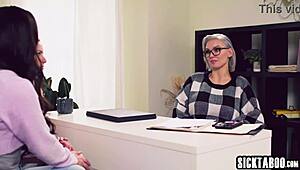 केन्जी टेलर 18+ एशियन चूत चाटते हुए ब्लोंड क्लाइंट चोदी टैबू