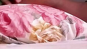 en-chan spreads pussy for three fingers fingering technique part 3