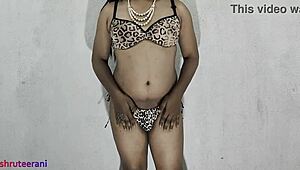 भारतीय शीमेल एनिमल प्रिंट क्रॉसड्रेस हॉर्नी गांड मांगती