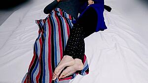 अमीर देसी भाभी ड्राइवर के मॉन्स्टर लंड पर सवार