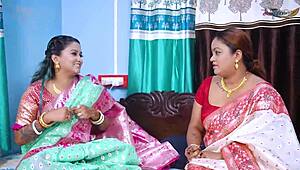 दो देसी मल्लू भाभियाँ घर पर डिलीवरी बॉय के मोटे लंड पर सवार