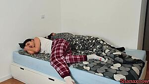 that foot fetish brunette girlfriend shanaxnow sucks toes early morning in bed