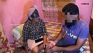 स्टेपमॉम चेंजिंग स्पाई करते पकड़ा गया अब वो जोरदार चोद रही