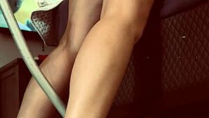 watch this sexy wife squirting wild on big dick machine 💦🍆😈