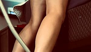 watch this sexy wife squirting wild on big dick machine 💦🍆😈