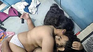 घर पर बड़ी लंड वाली गृहिणी के साथ पहली गांड चुदाई शाम!