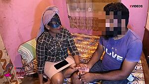 स्टेपमॉम चेंजिंग स्पाई करते पकड़ा गया अब वो जोरदार चोद रही