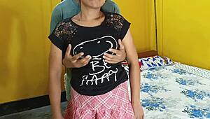 ओह्ह दम ये बड़ी गांड वाली इंडियन स्कूलगर्ल 18+ को रफ पेला