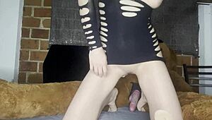 mexican beauty strokes that thick cock so good makin' it throb for her wet pussy