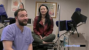 dr tampa siccos zoe lark in latex gloves and jeans backstage