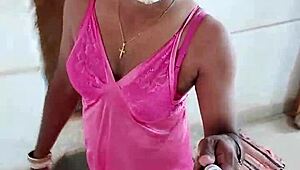 इंडियन CD लारा डिसूजा साटन नाइटी BDSM रंडी गांड पेलाई