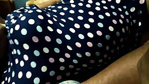 देसी मिल्फ चिक्की भाभी चूचे मसाज करवाकर जोरदार पेली